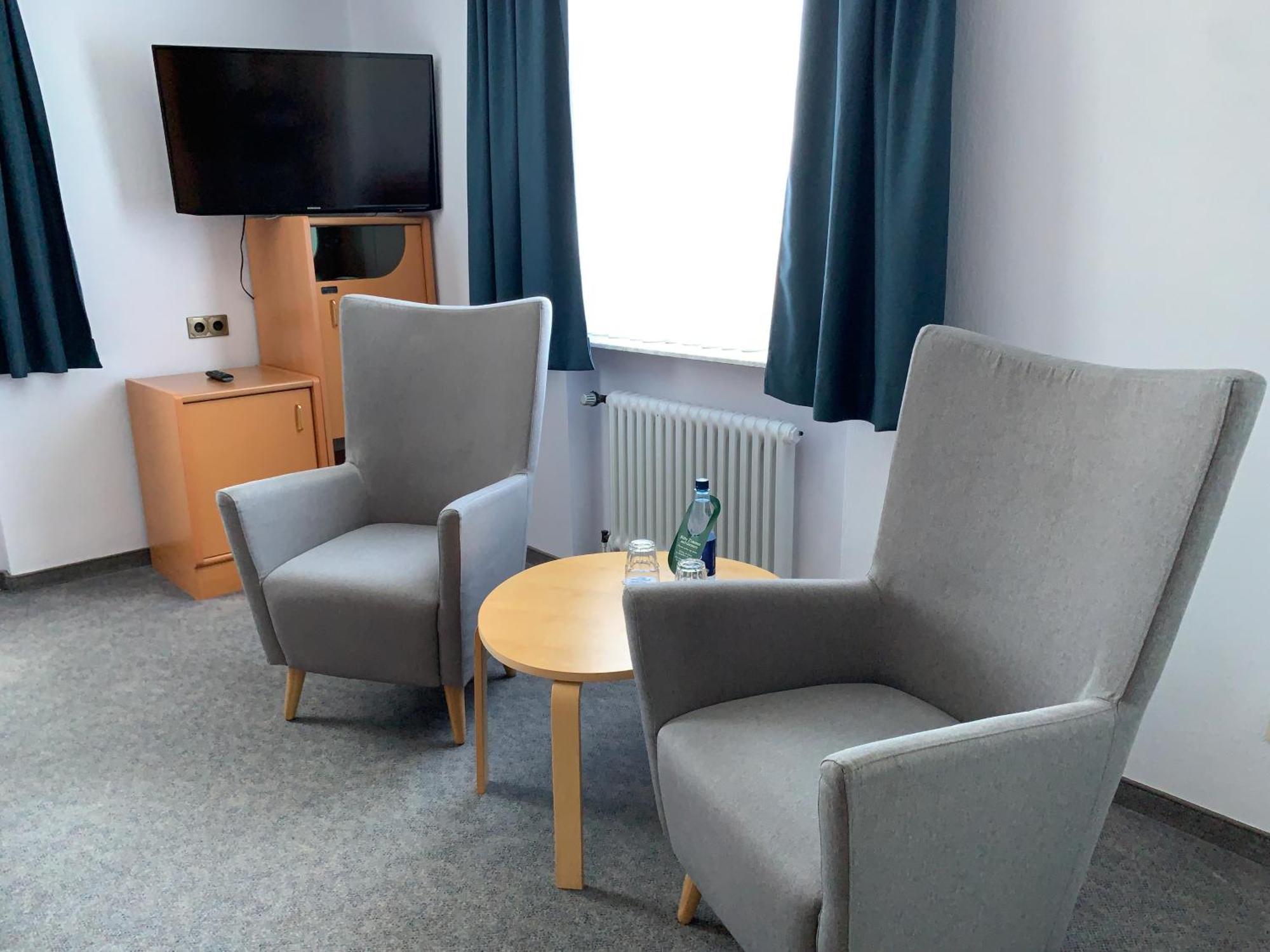 Seehotel Neue Liebe Куксхафен Экстерьер фото