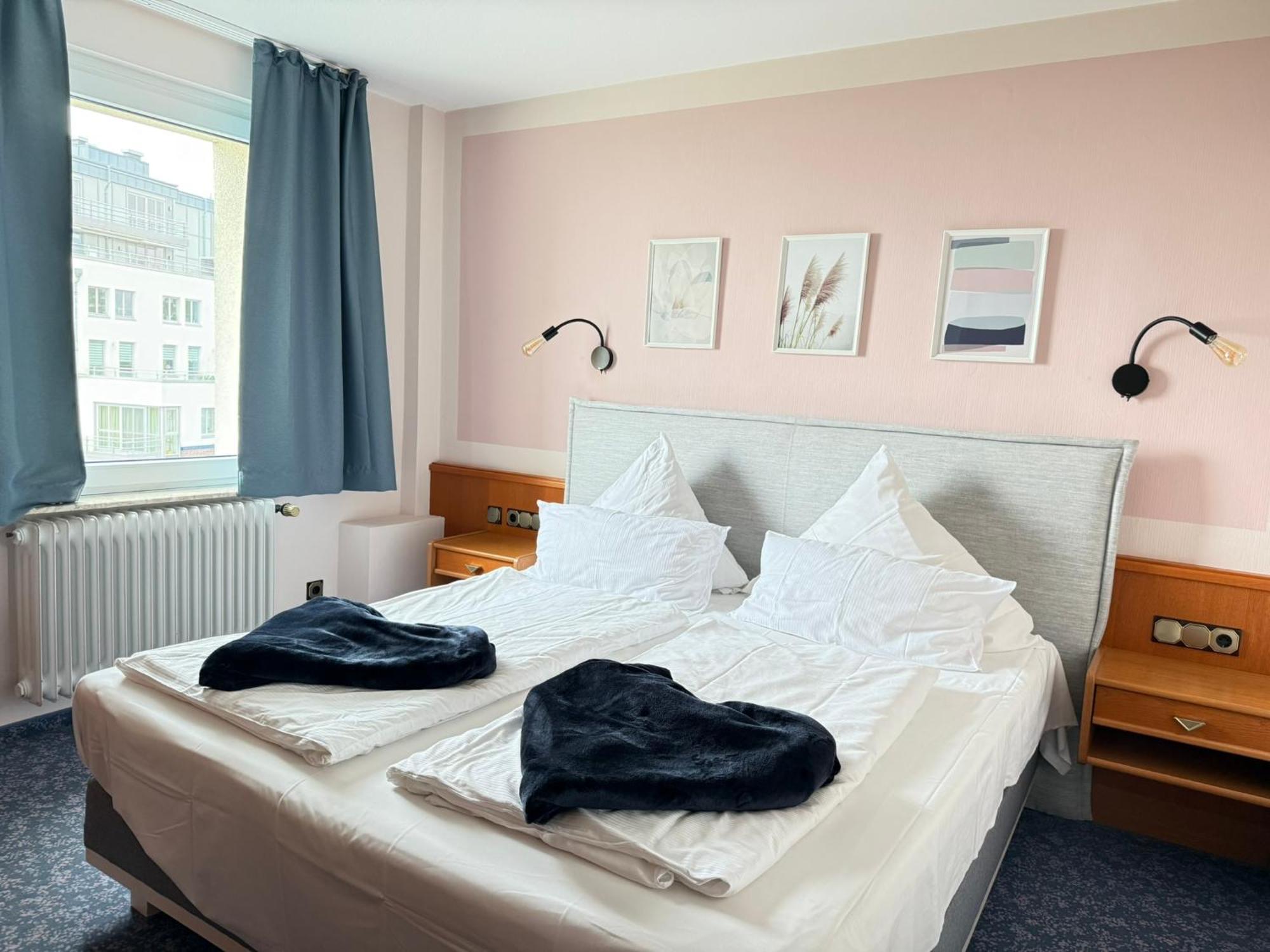 Seehotel Neue Liebe Куксхафен Экстерьер фото