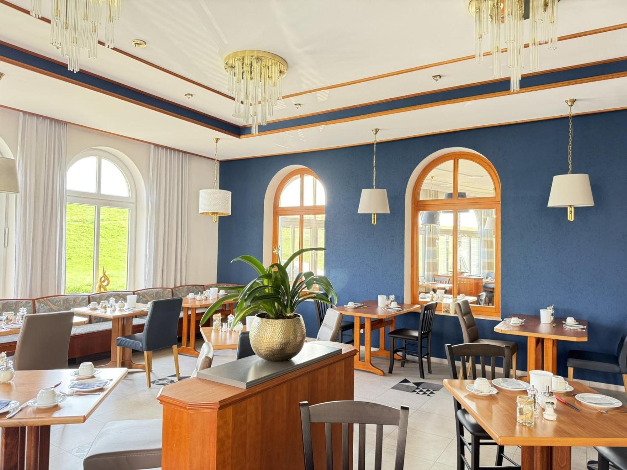 Seehotel Neue Liebe Куксхафен Экстерьер фото