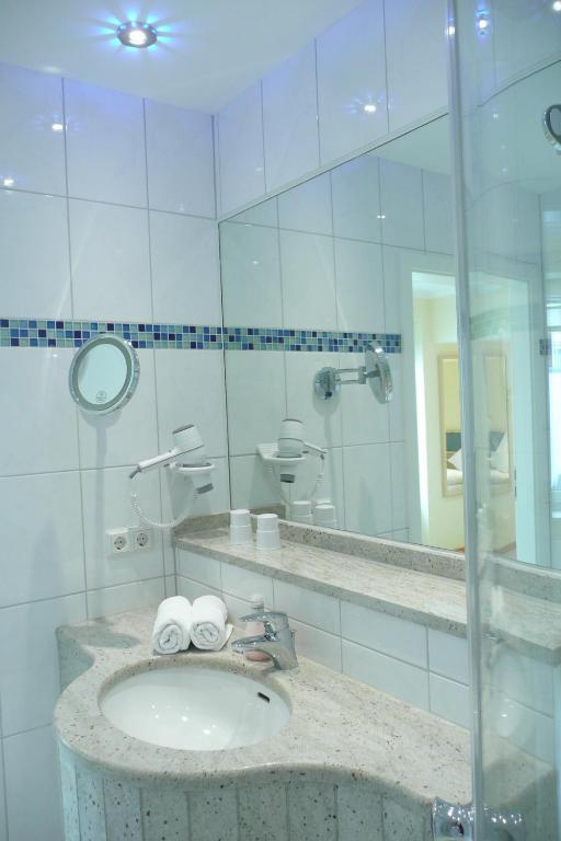 Seehotel Neue Liebe Куксхафен Номер фото
