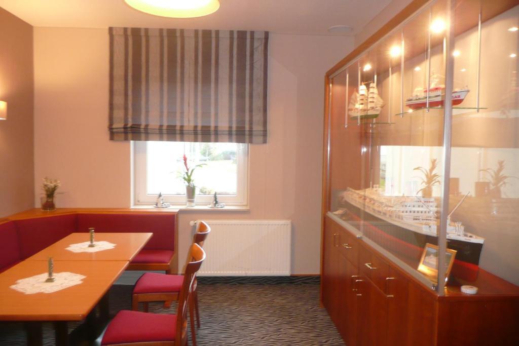 Seehotel Neue Liebe Куксхафен Экстерьер фото